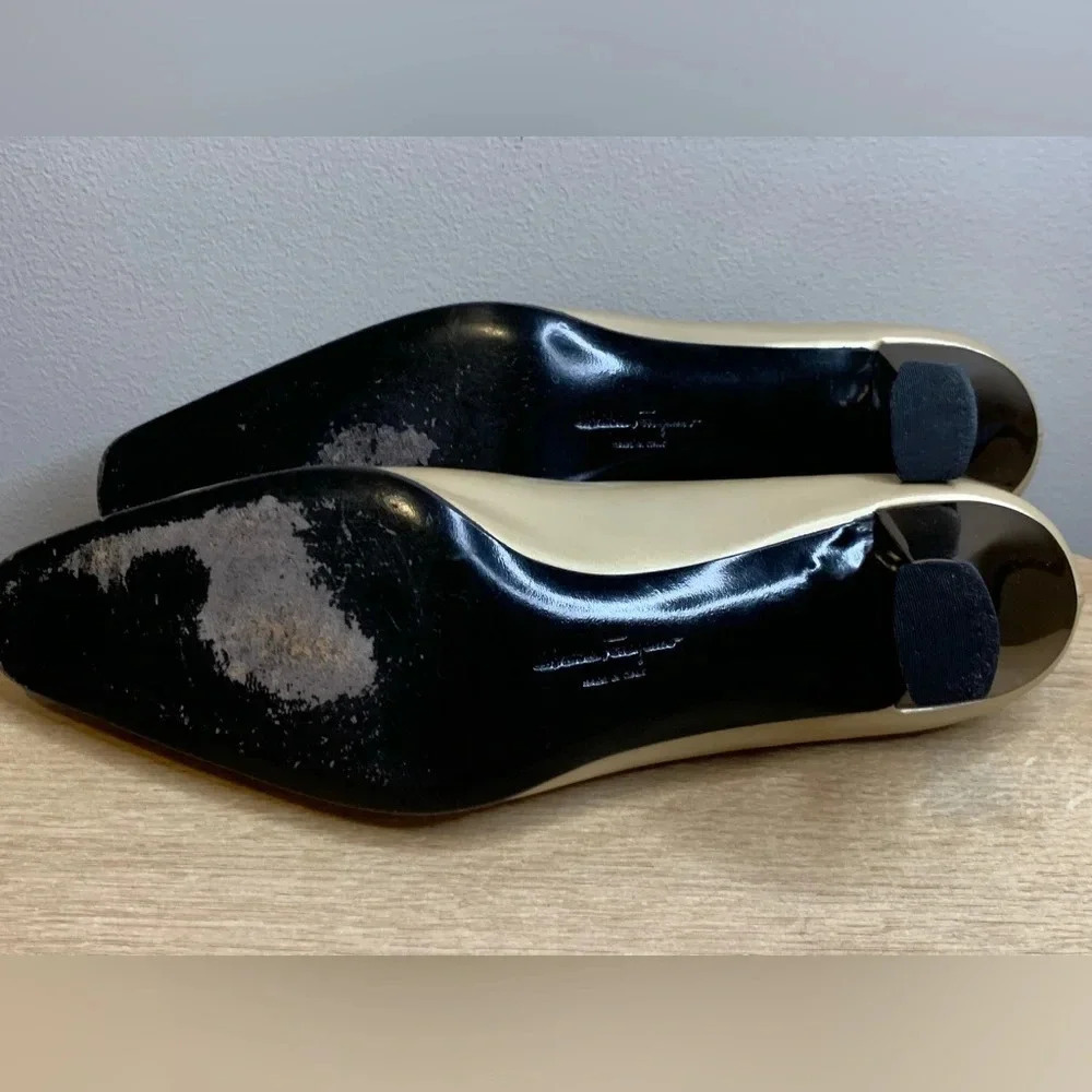 Salvatore Ferragamo Gold Vintage Heels Size 7.5 - Picture 6 of 6
